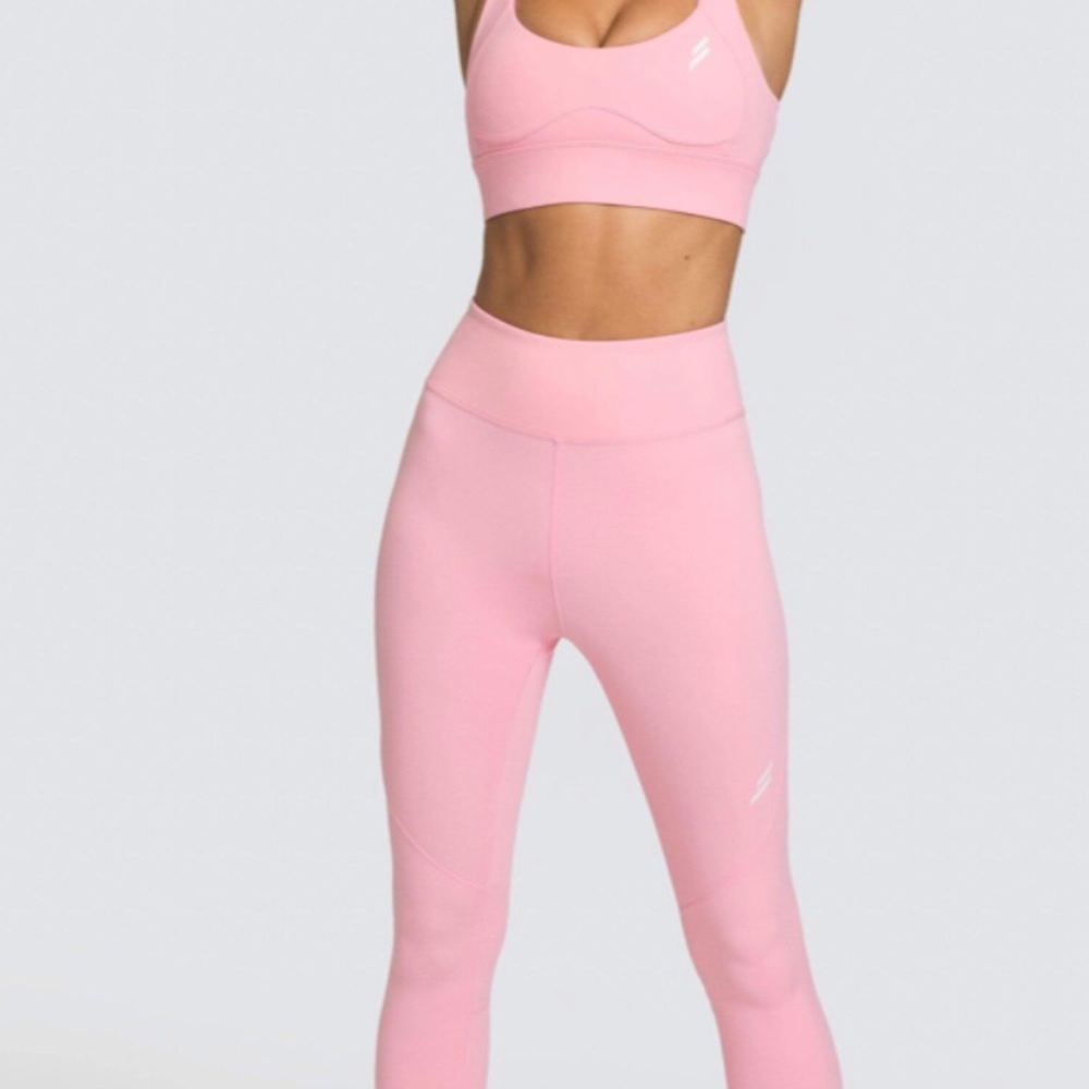 Doyoueven leggings and sports bra set